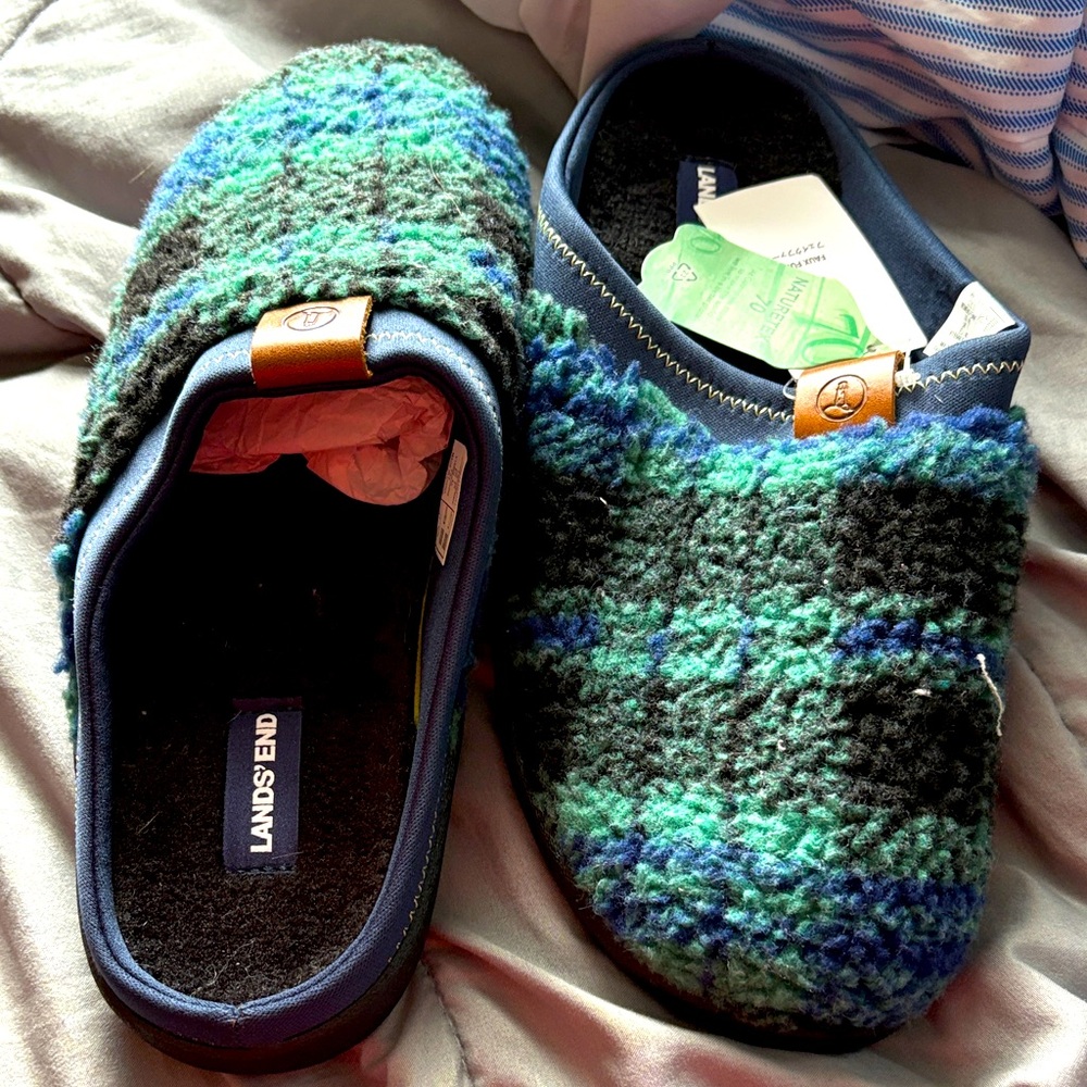 Lands end women’s plaid slippers size 9b new with tags